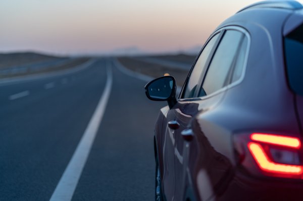 生讯网 冲刺年销目标、消化乘用车库存，车企如何破局？